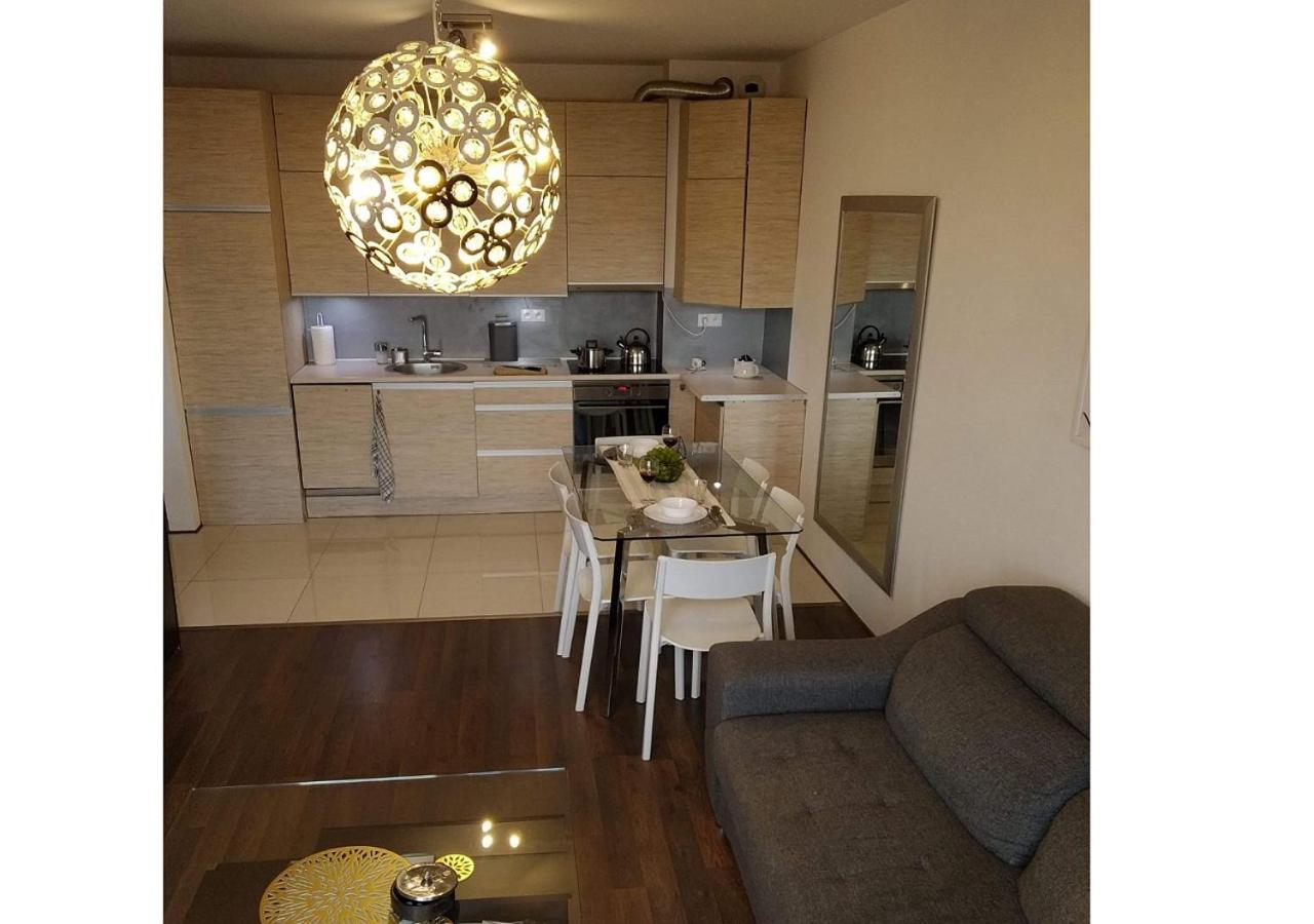 Sunny Penthouse With Roof Gardens Overlooking The Warsaw Palace Of Culture بروشكوف المظهر الخارجي الصورة