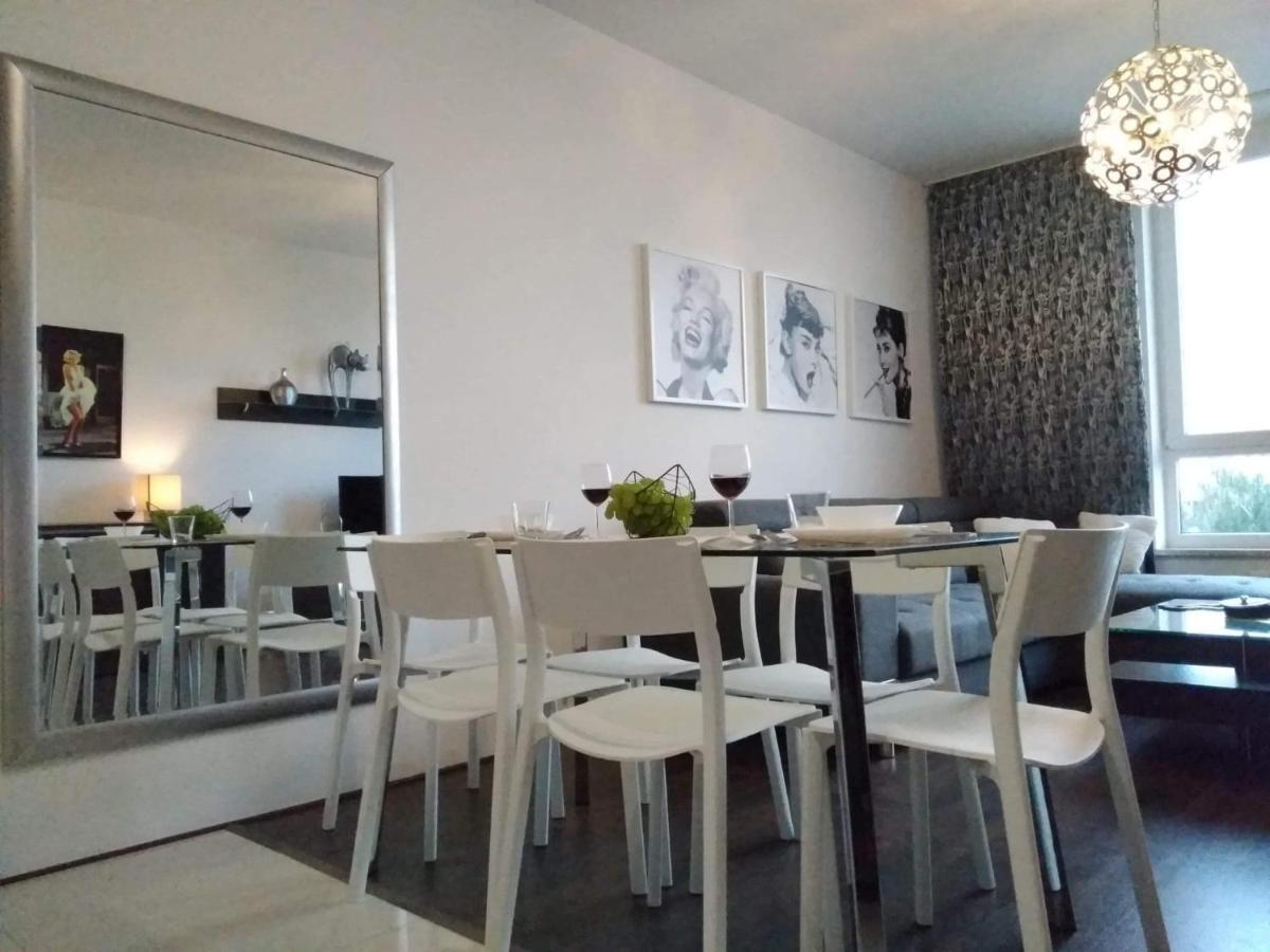 Sunny Penthouse With Roof Gardens Overlooking The Warsaw Palace Of Culture بروشكوف المظهر الخارجي الصورة